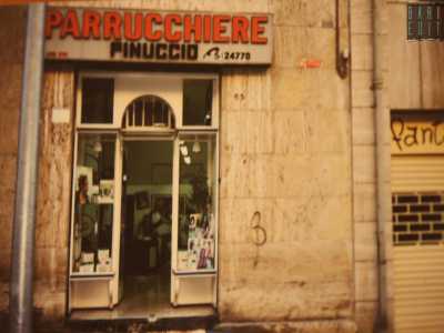 Nel 1966, a soli vent�anni, Giuseppe diedi vita a �Pinuccio Parrucchiere�, insegna che ha cambiato solo dieci anni fa quando ha ristrutturato il locale